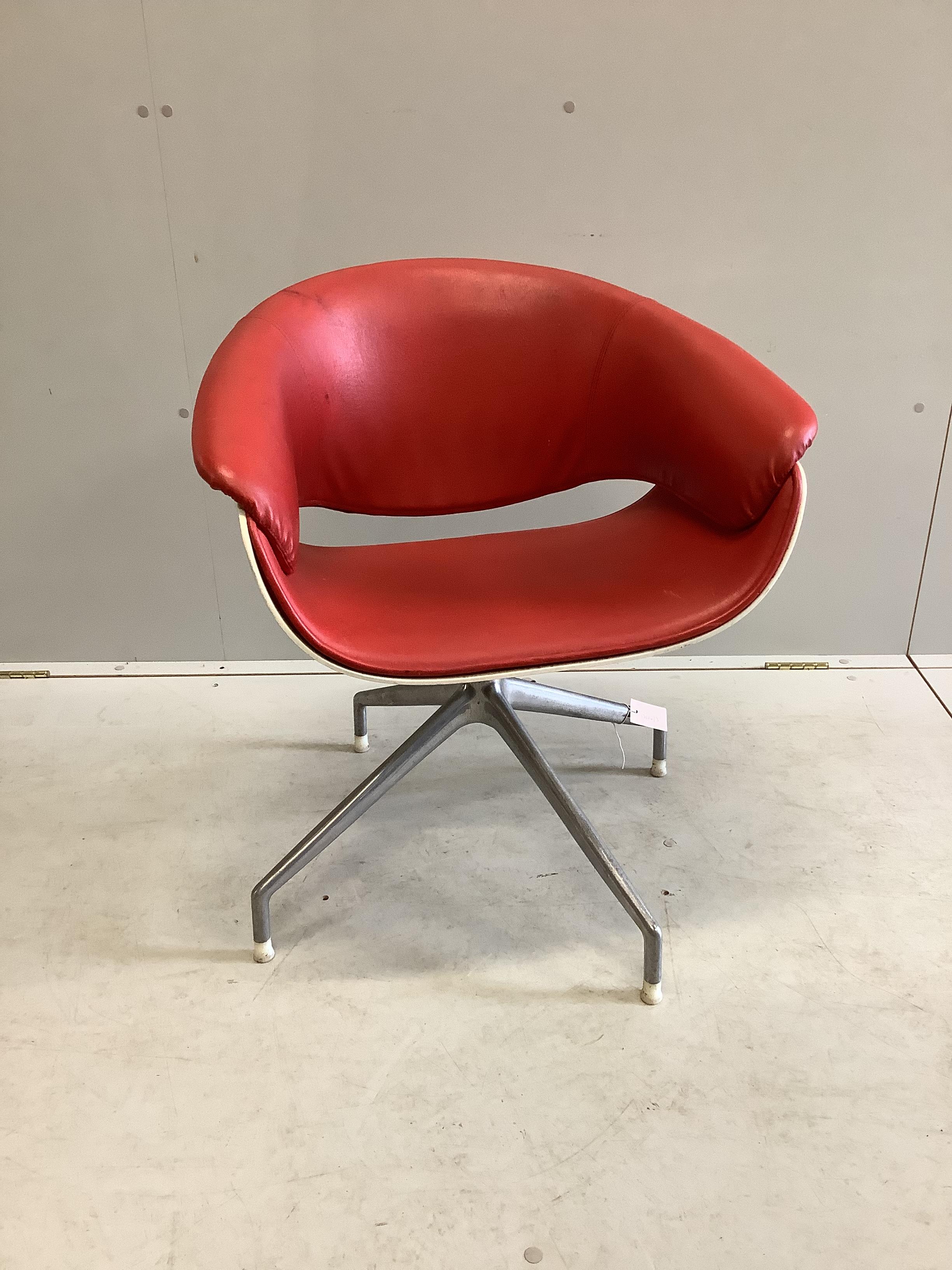 A mid century B&B Italia swivel chair, width 62cm, depth 42cm, height 73cm